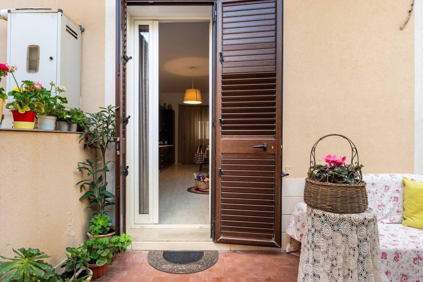 Casa Pinu Lägenhet San Michele di Ganzaria Exteriör bild