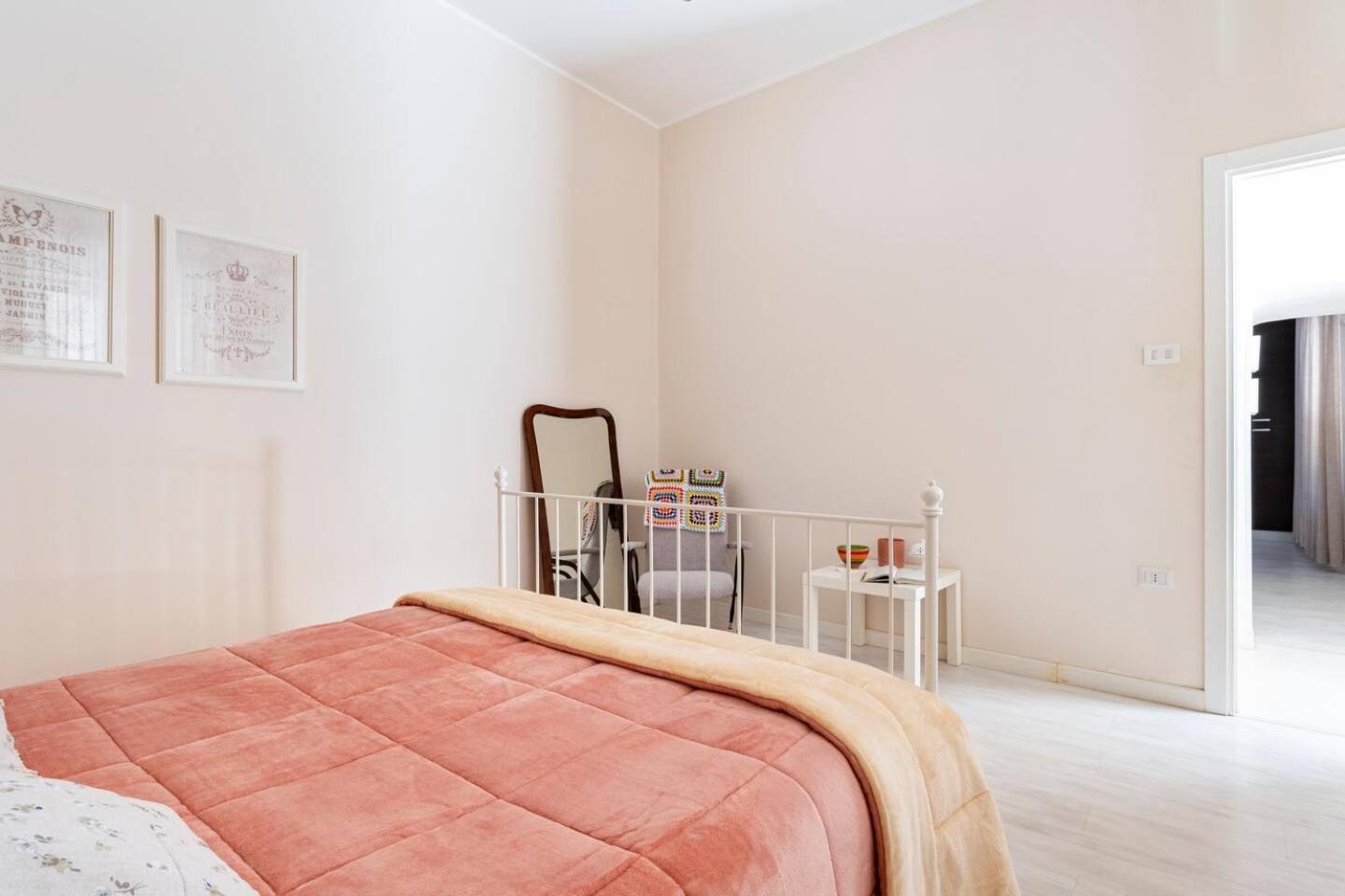 Casa Pinu Lägenhet San Michele di Ganzaria Exteriör bild
