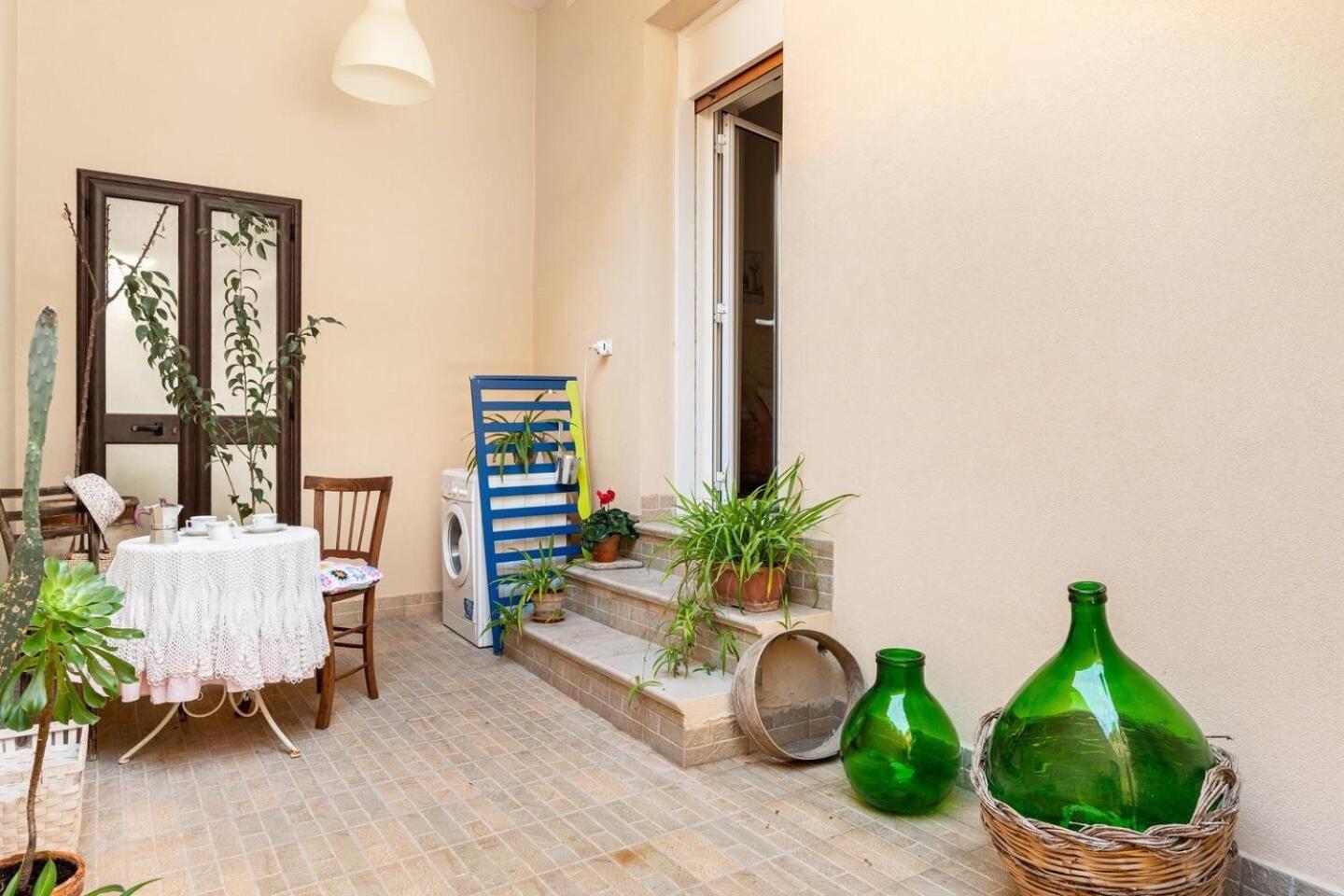 Casa Pinu Lägenhet San Michele di Ganzaria Exteriör bild