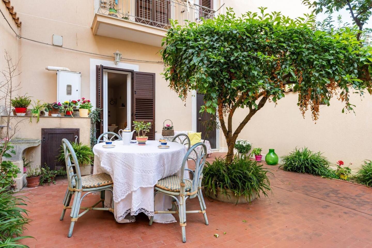 Casa Pinu Lägenhet San Michele di Ganzaria Exteriör bild